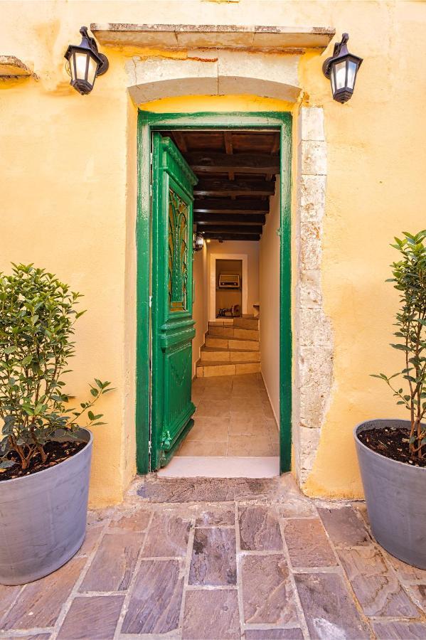 Ydragogeio Rooms Old Town Ханья Экстерьер фото